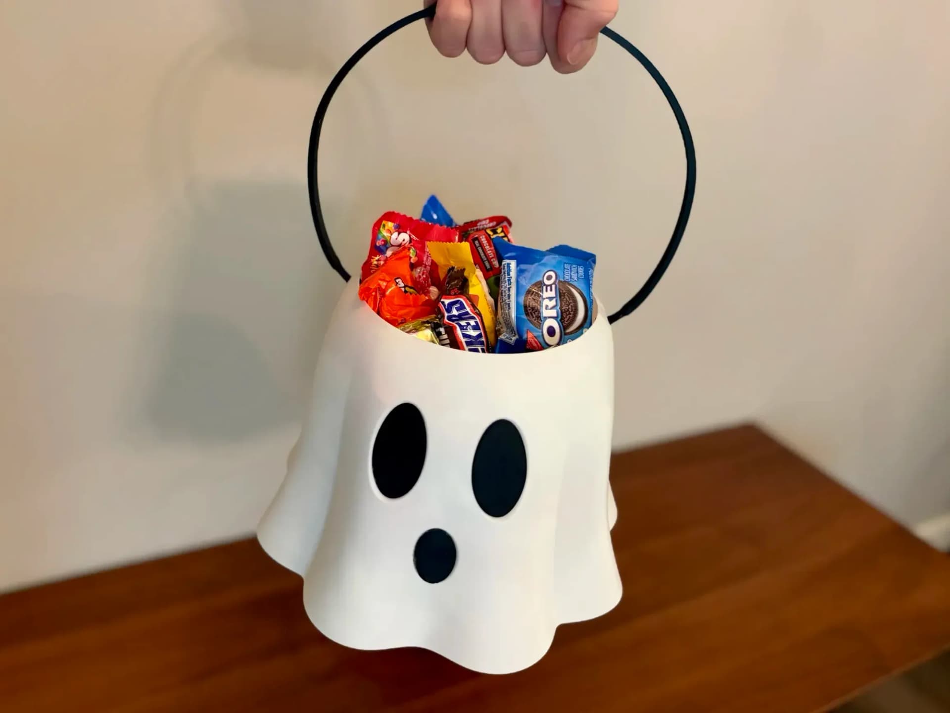 Fantasma canasto para golosinas